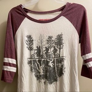 Raglan stranger things ‘the upside down’ tee
